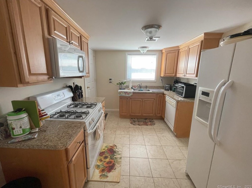 6355 Main St #2, Bridgeport, CT 06611