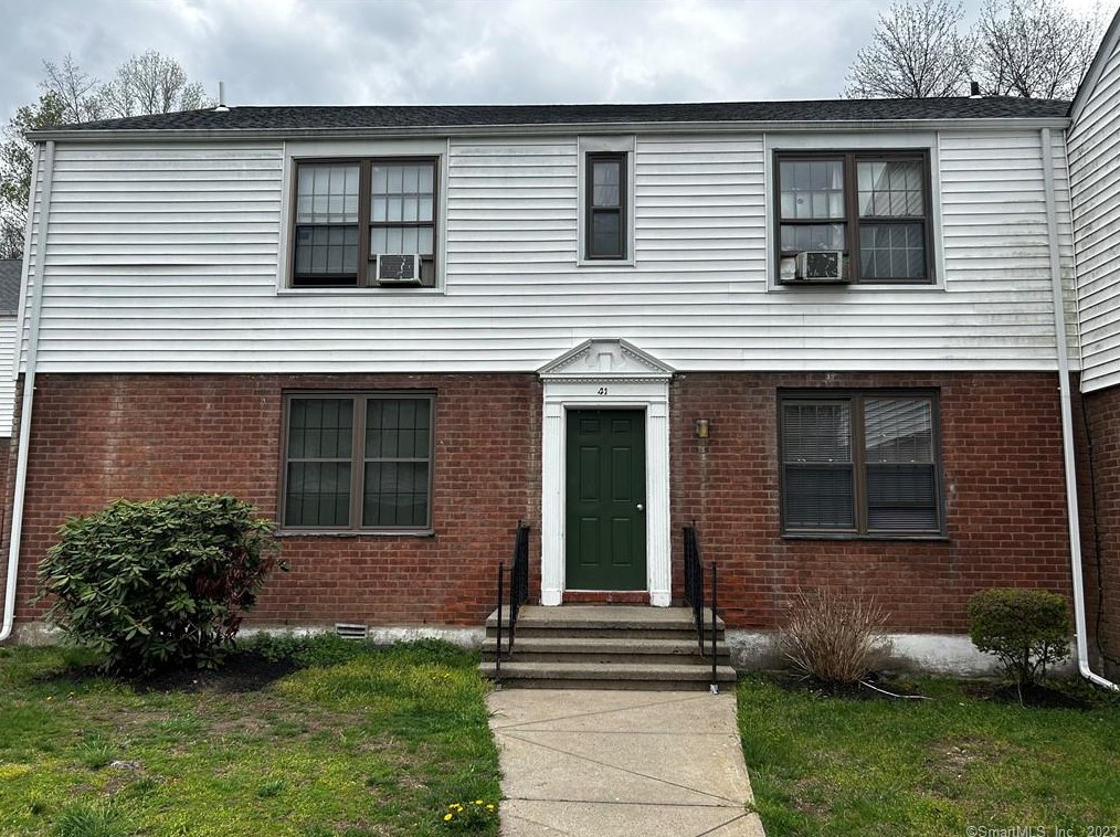 41 Nob Hill Cir #b, Bridgeport, CT 06610