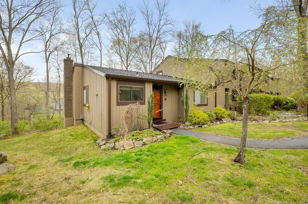 4 Winterberry #4, Woodbury, CT 06798