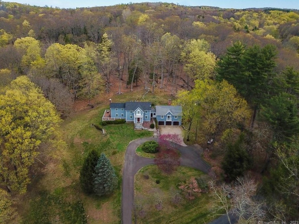 275 Wewaka Brook Rd, Bridgewater CT  06752-1714 exterior