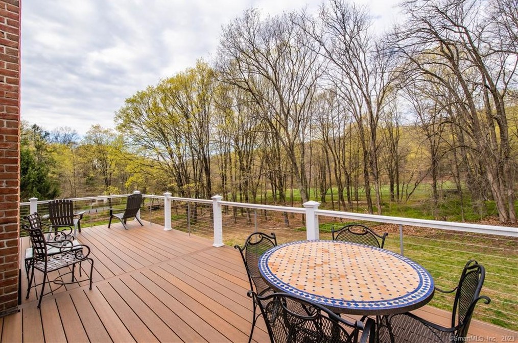 275 Wewaka Brook Rd, Bridgewater CT  06752-1714 exterior