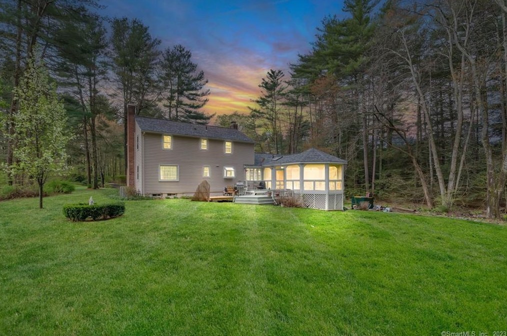 32 Long View Dr, Simsbury, CT 06070