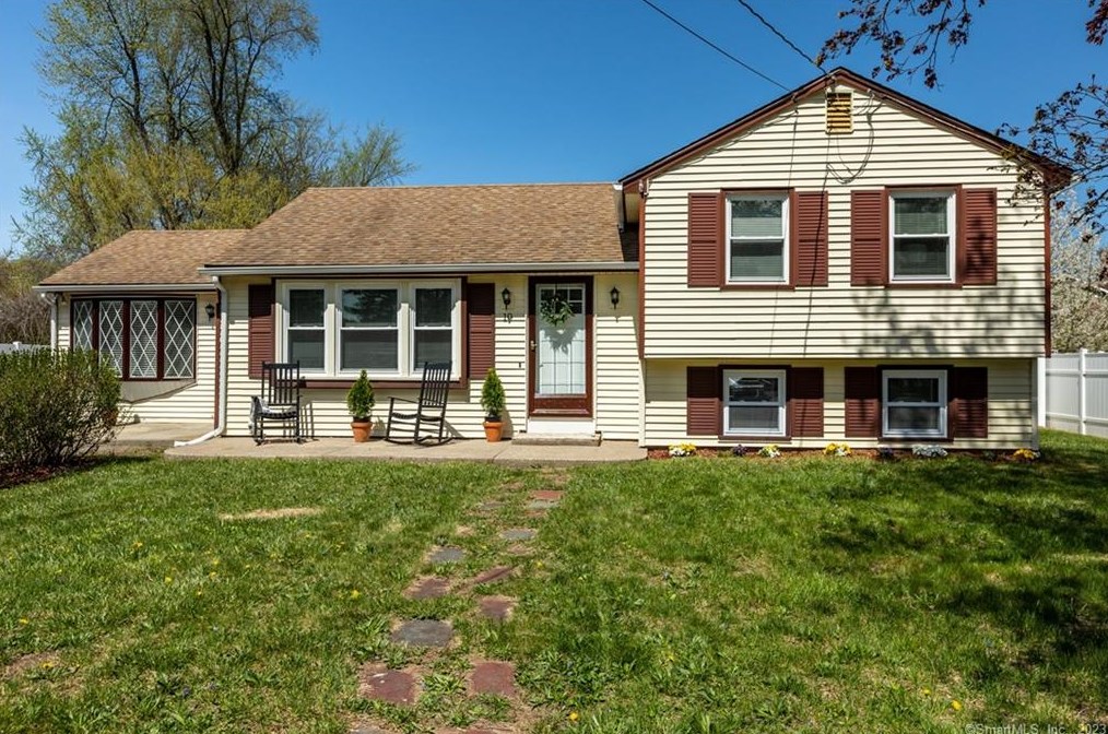 10 Linsal, Windsor Locks, CT 06096