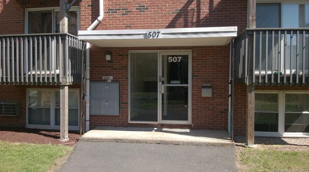507 Emmett St #13, Bristol, CT 06010