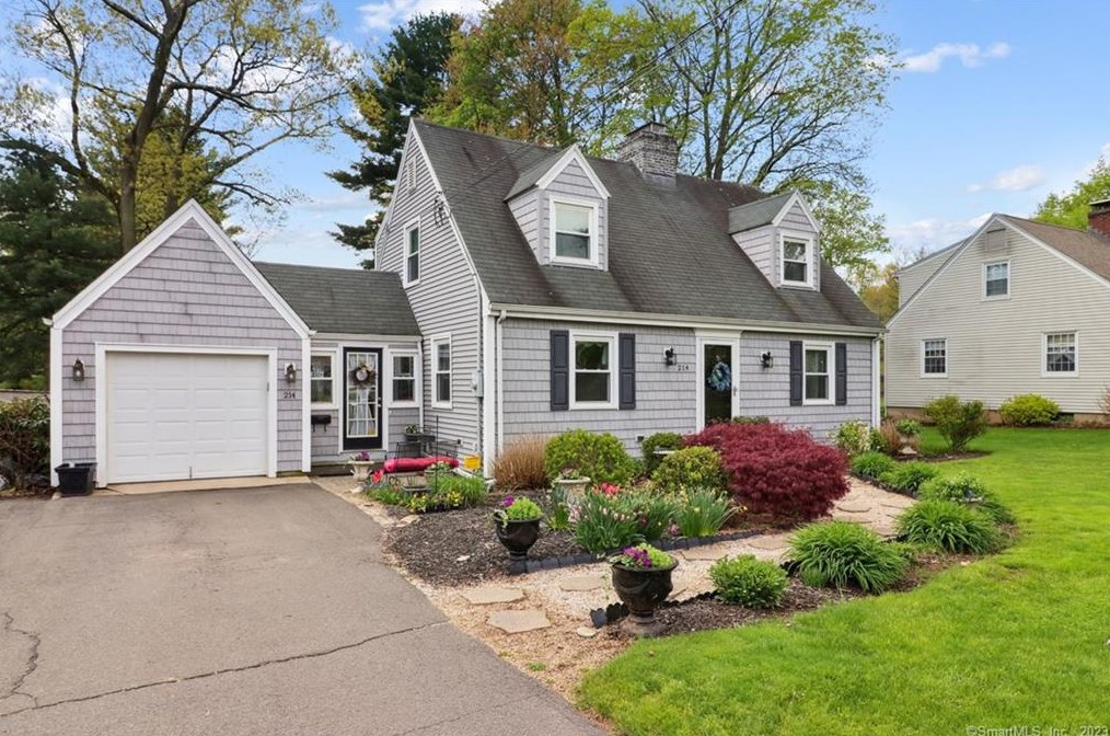 214 Broad St, Plainville, CT 06062
