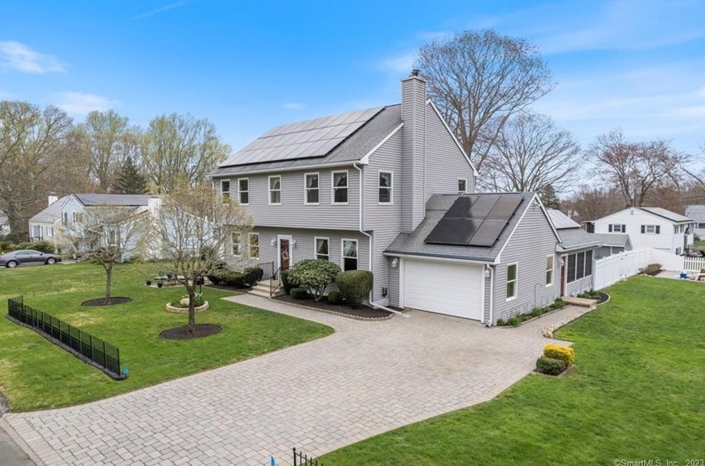 6 Timothy St, Waterford, CT 06385