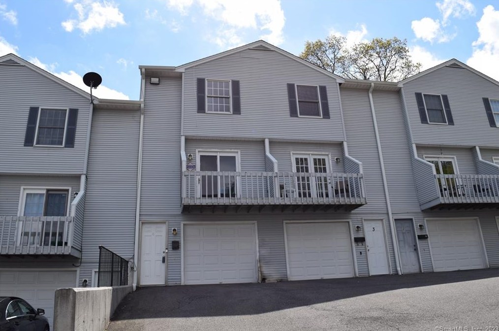 50 West St #4, Waterbury, CT 06708