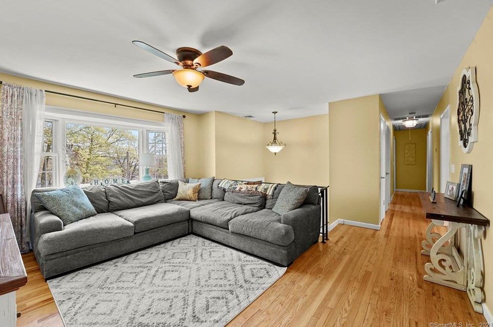 5 Turner Rd, Huntington, CT 06484