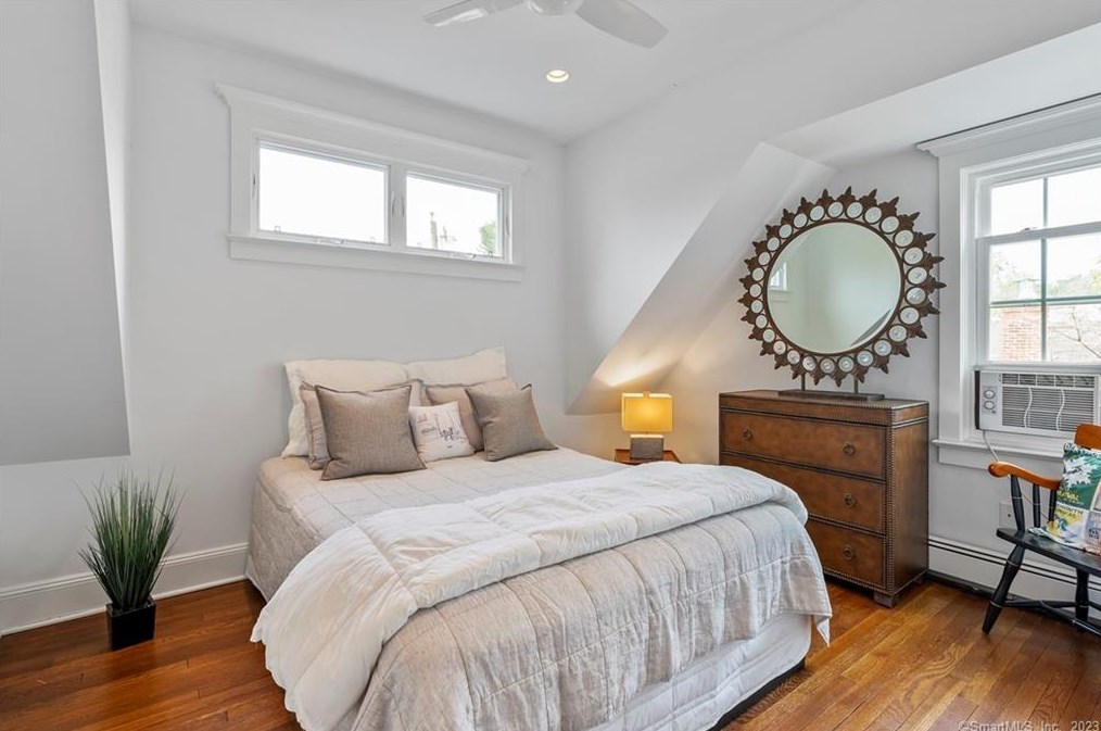 20 Apple Tree Trl, Westport CT  06880-6803 exterior