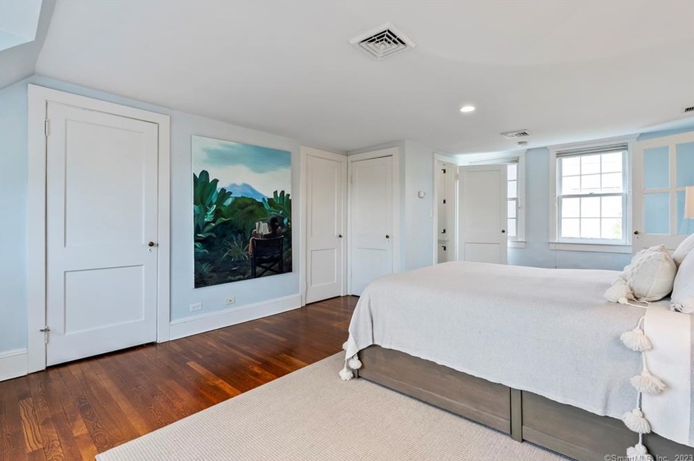 20 Apple Tree Trl, Westport CT  06880-6803 exterior