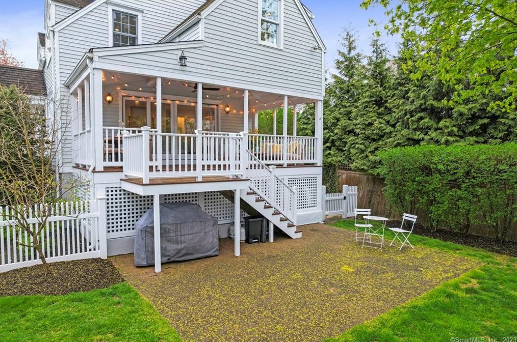 20 Apple Tree Trl, Westport CT  06880-6803 exterior