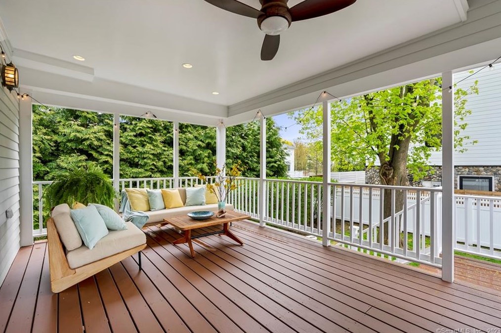 20 Apple Tree Trl, Westport CT  06880-6803 exterior