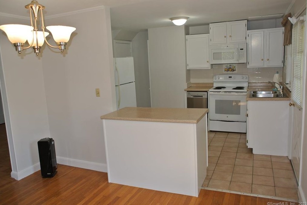 10 Marie St, Milford, CT 06460