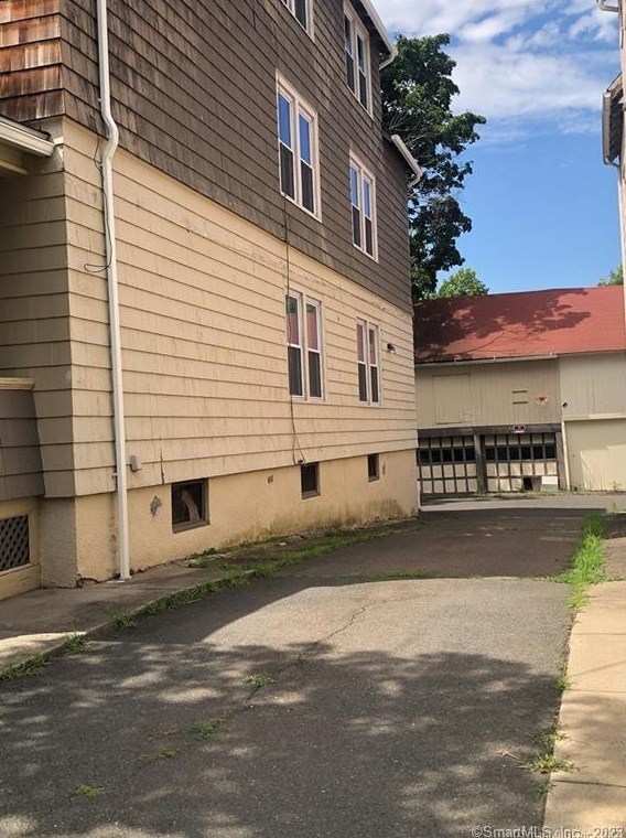 132 Grand St #2, Middletown, CT 06457
