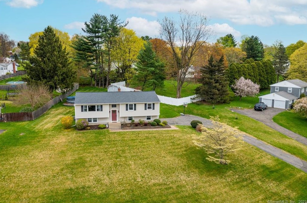 38 Quaker Ridge Rd, Bethel, CT 06801