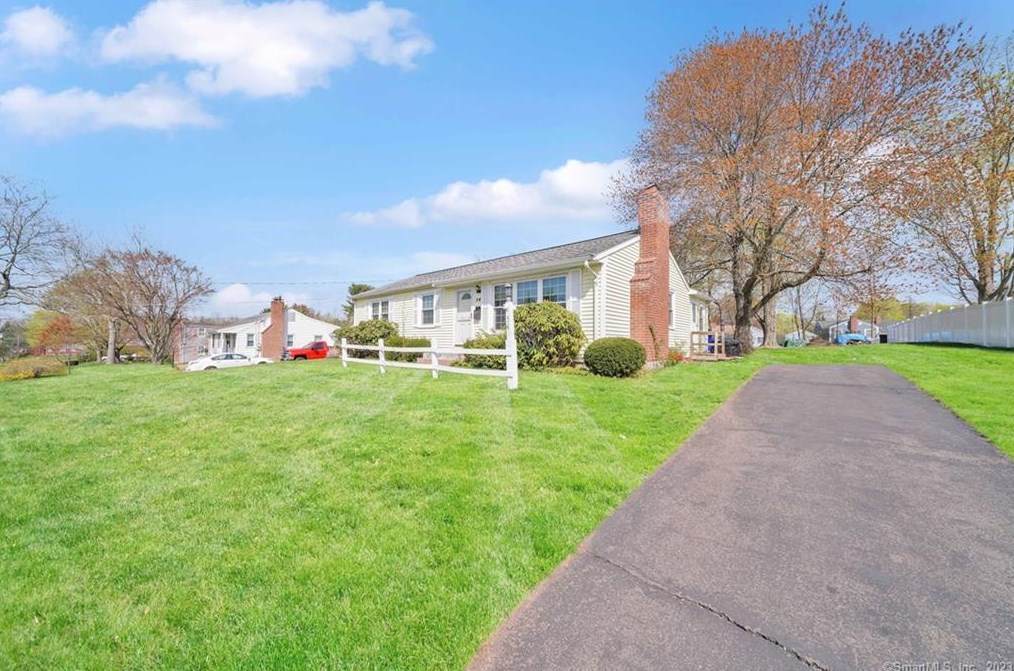 54 Two Brook Rd, Hartford, CT 06109