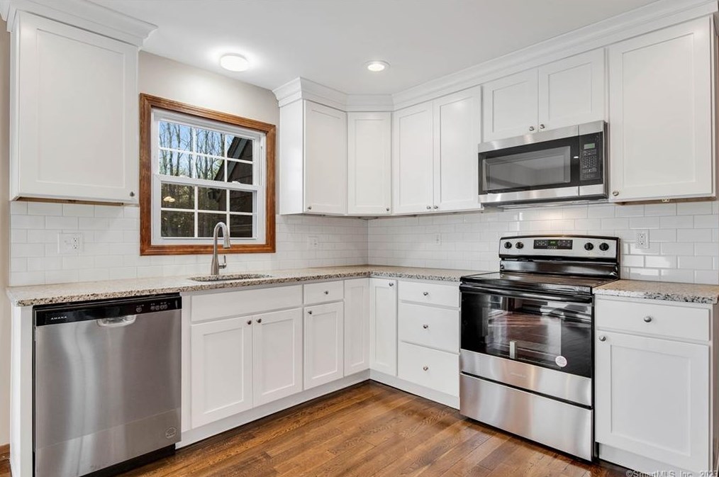 64 Woodhaven Rd, Bristol, CT 06010