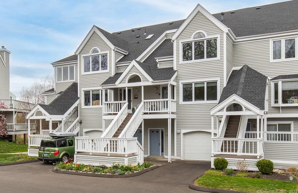 233 Mansfield Grove Rd, New Haven CT  06512-4804 exterior