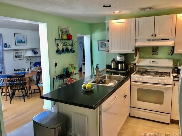 11 Cawley Ave, Bethel, CT 06801