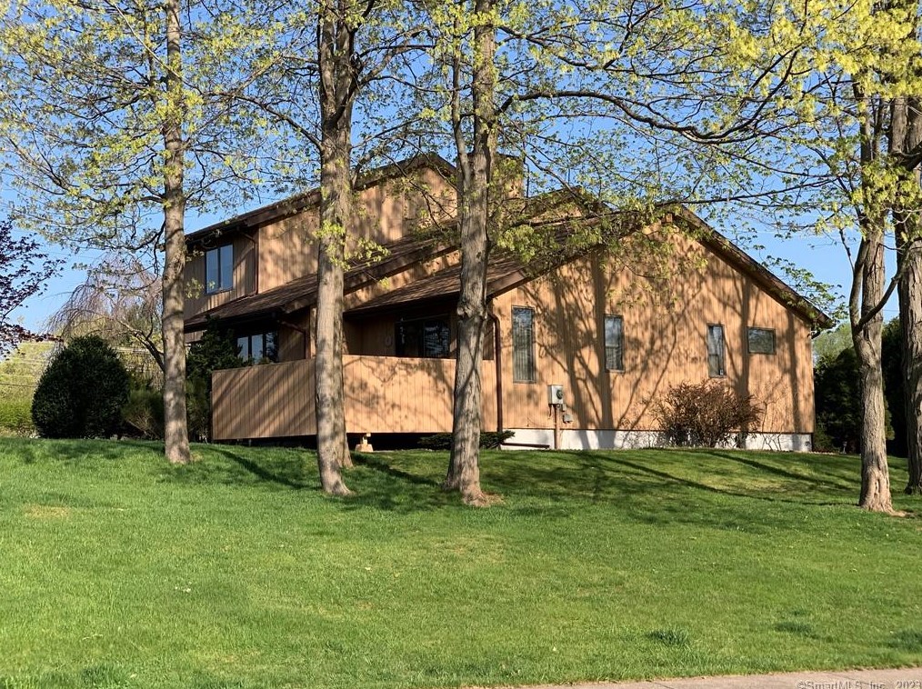 93 Sun Meadow, East Berlin, CT 06023