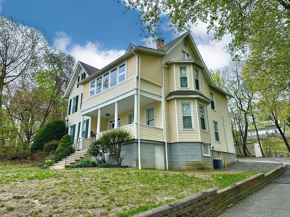 164 Coram Ave #3rd Floor, Huntington, CT 06484