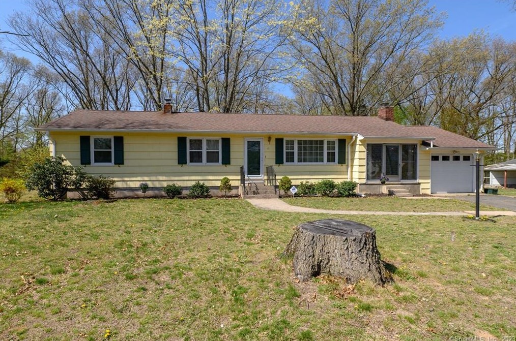 43 Coventry Cir, North Haven, CT 06473