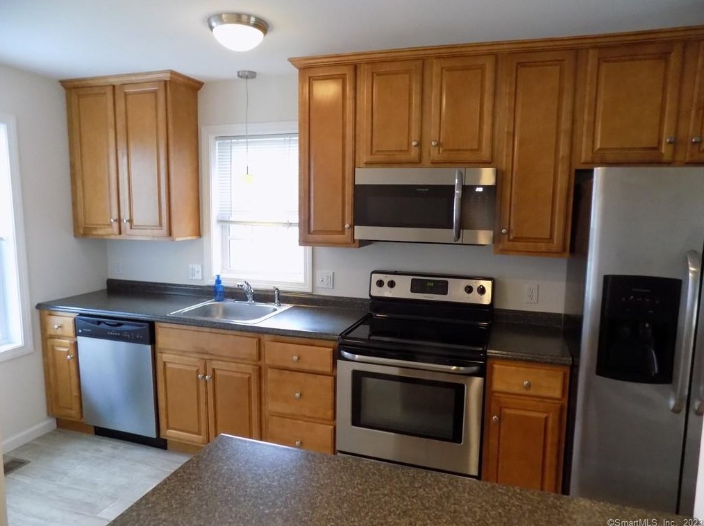 589 Stafford Ave #3, Bristol, CT 06010