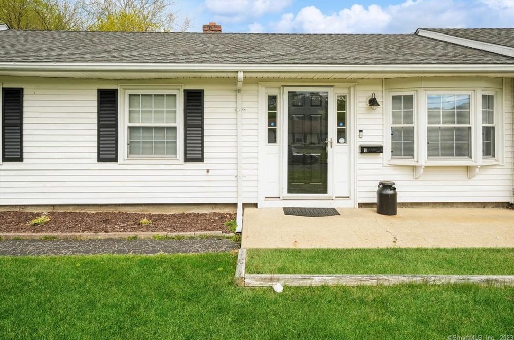 5 Snow Crystal Ln, Stamford, CT 06905