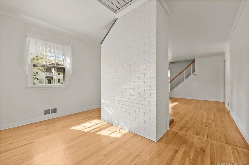 46 Hillside Ave, Tokeneke CT  06820-5010 exterior