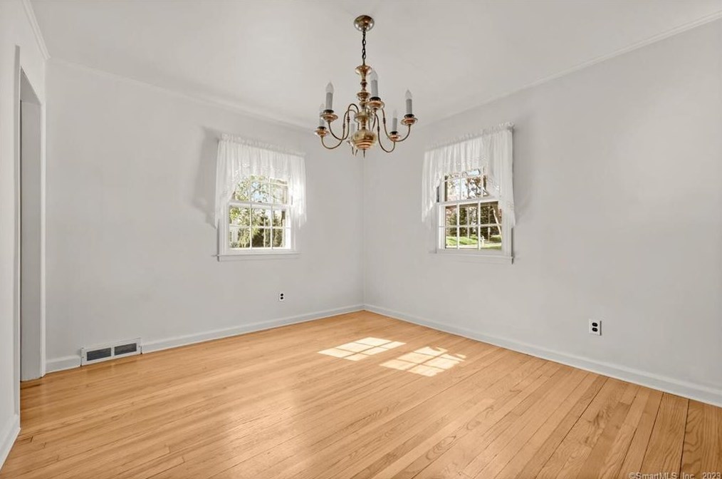 46 Hillside Ave, Tokeneke CT  06820-5010 exterior