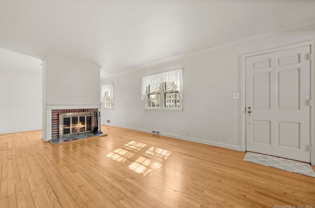 46 Hillside Ave, Tokeneke CT  06820-5010 exterior