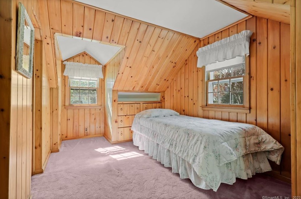 46 Hillside Ave, Tokeneke CT  06820-5010 exterior