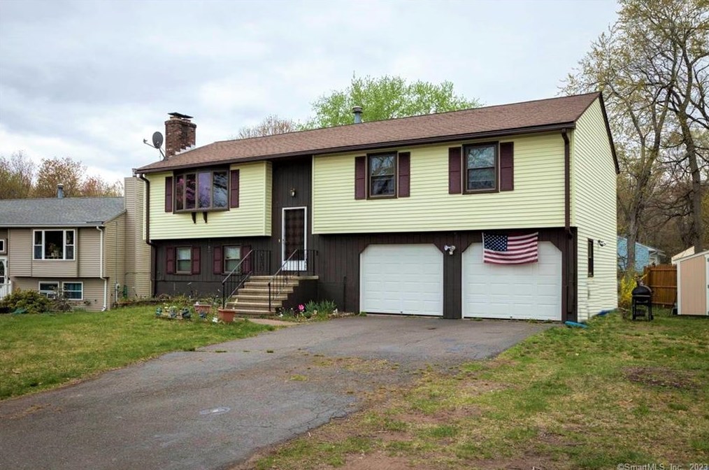 159 Brookfield St, Wapping, CT 06074