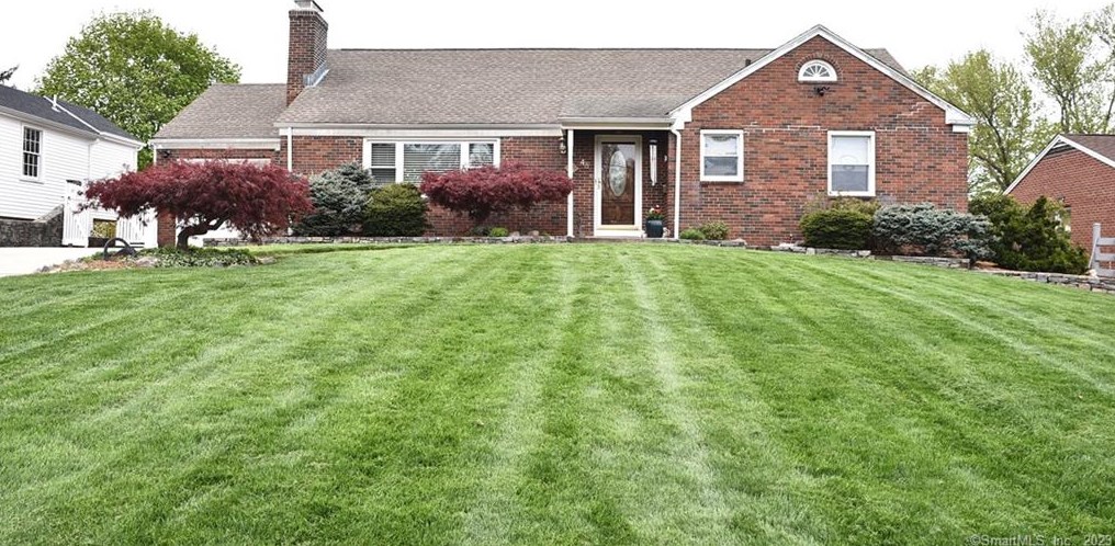48 Long Hill Rd, Wallingford, CT 06492