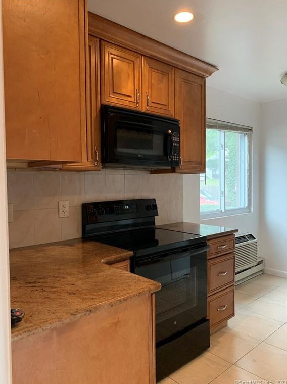 59 Rock Spring Rd #32, Stamford, CT 06906