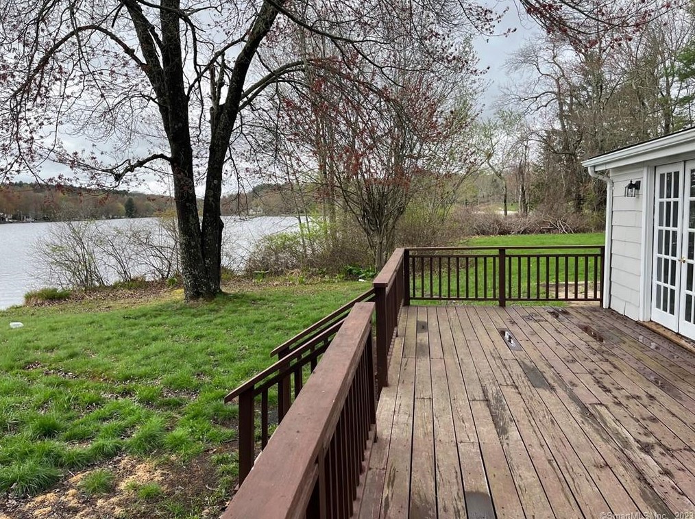 14 W Shore Dr, Bethlehem, CT 06751