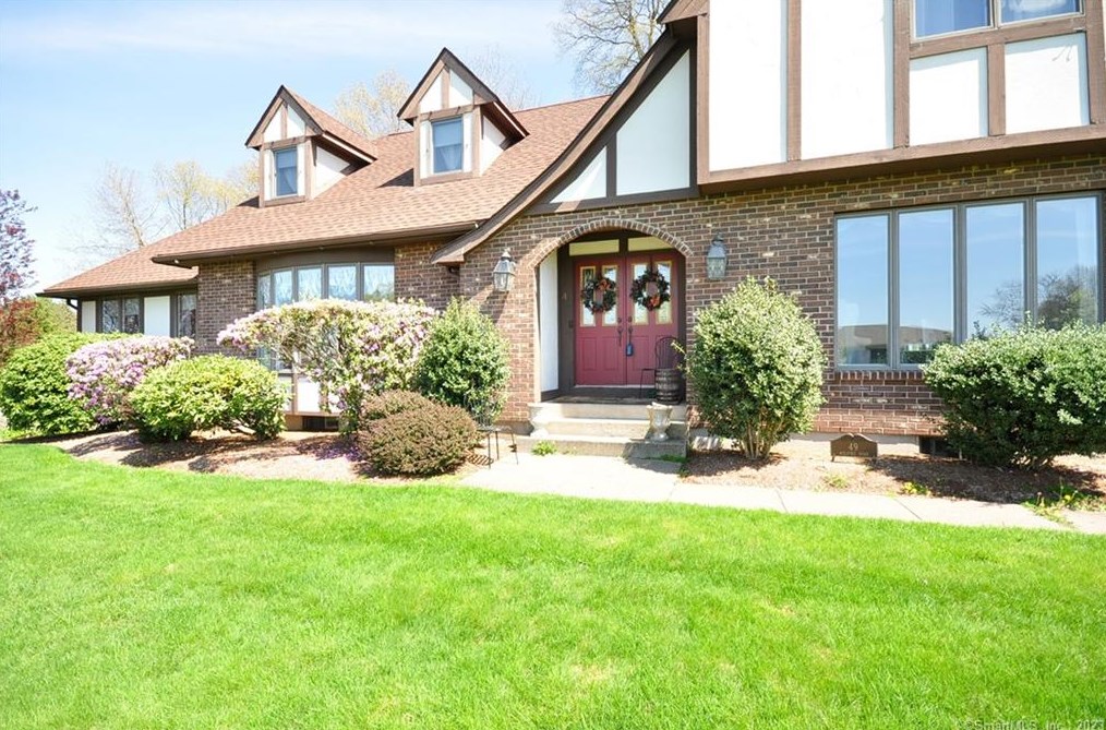 49 Holyoke, Manchester, CT 06040