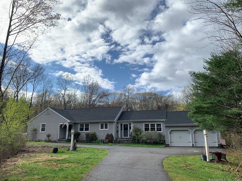 6 Bridgeworth Ln, Sherman, CT 06784