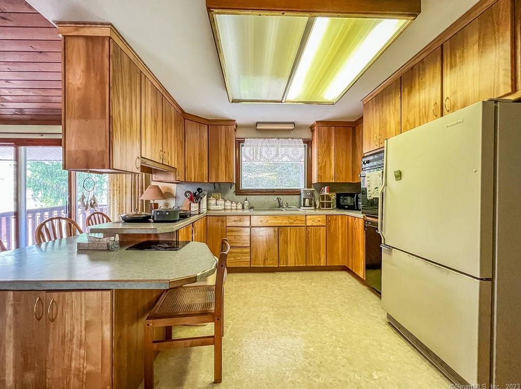 102 Mattatuck Rd, Bristol, CT 06010