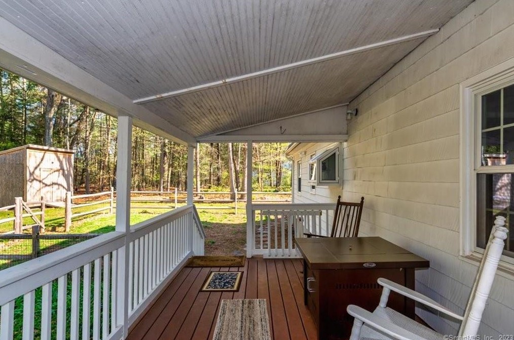 13 Beaverbrook Rd, Simsbury CT  06092-2702 exterior