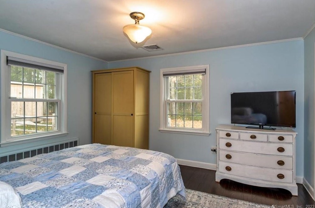13 Beaverbrook Rd, Simsbury CT  06092-2702 exterior