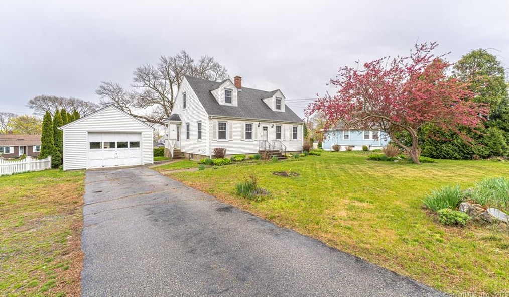 876 Shennecossett Rd, Groton, CT 06340