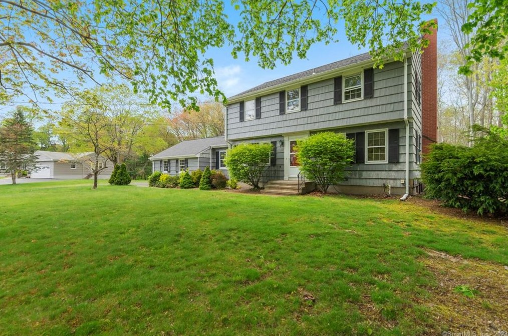 46 Patrick Ln, Branford, CT 06405-6136