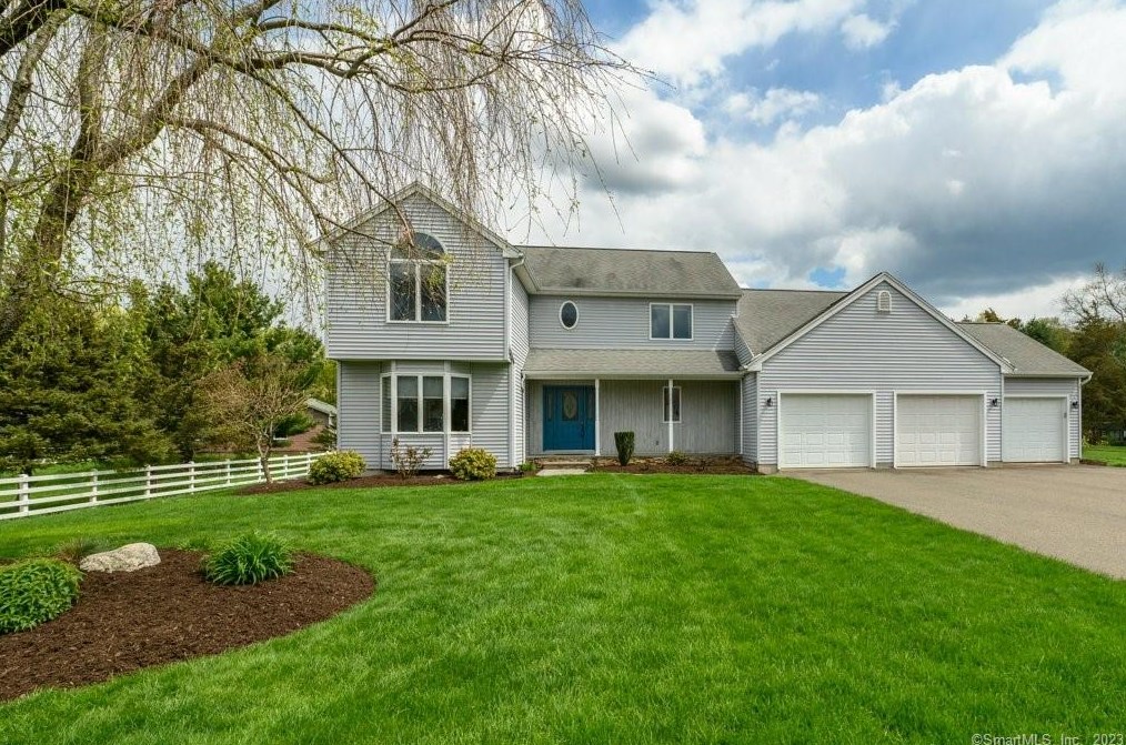136 Hitching Post Dr, Southington, CT 06489