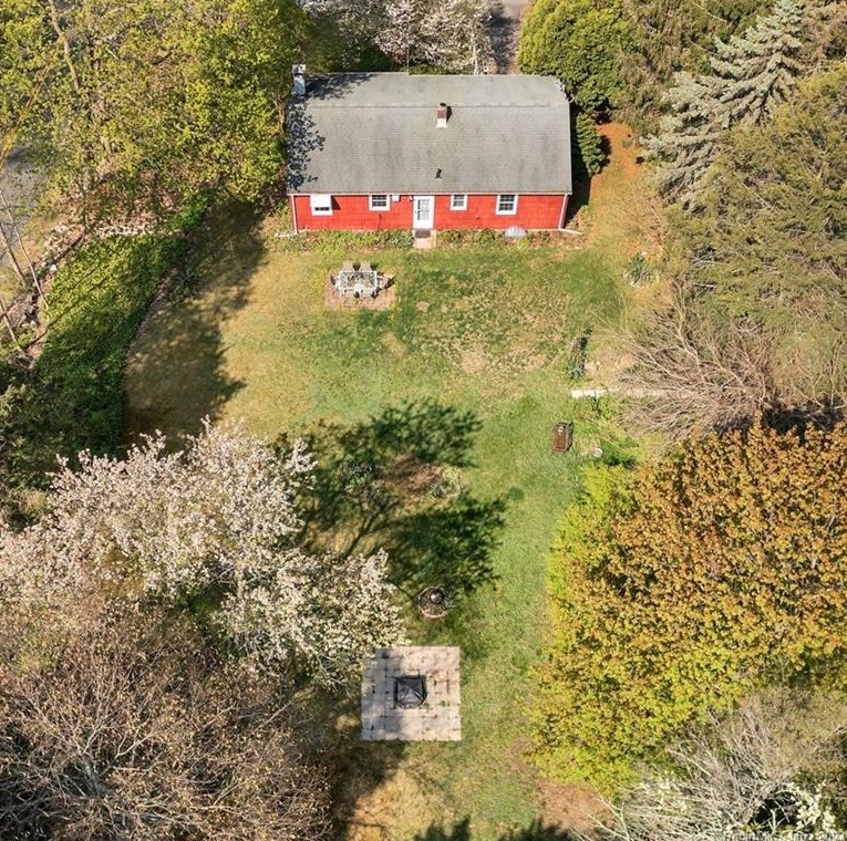 2 Charterhouse Rd, Northville, CT 06776