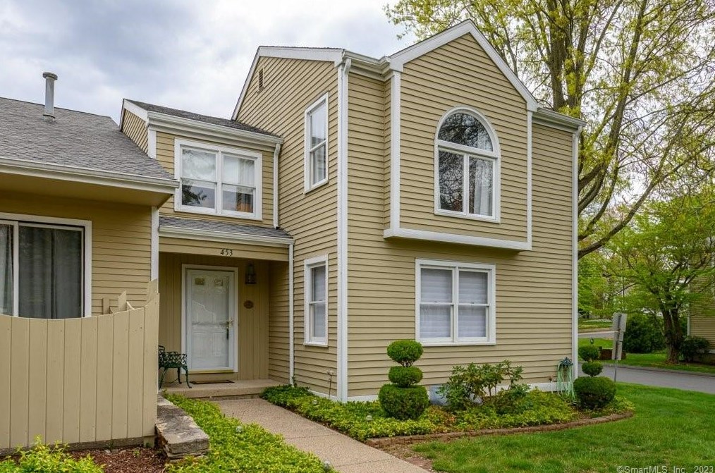 453 Lakeview Dr #453, Southington, CT 06489