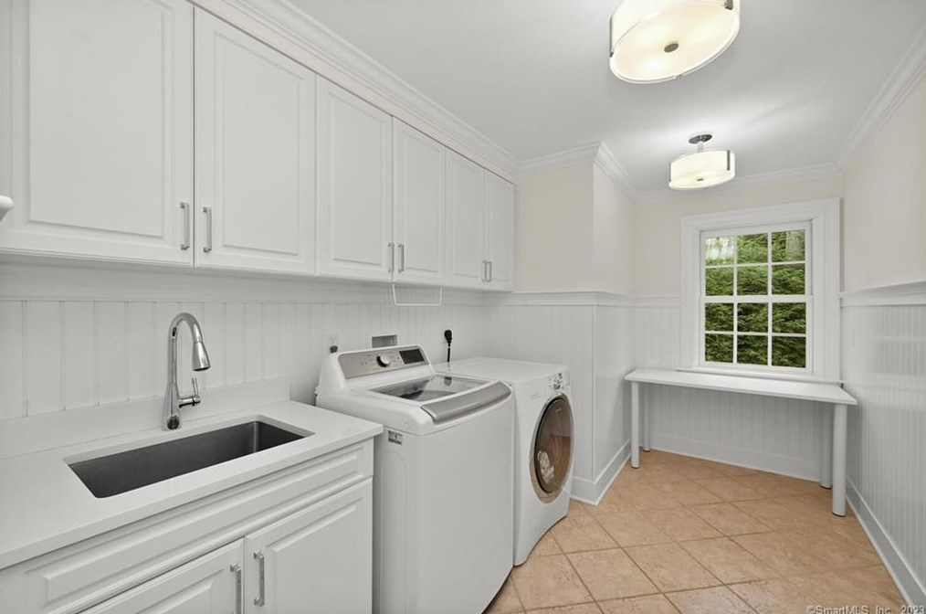 3 Buck Hill Rd, Westport CT  06880-1913 exterior