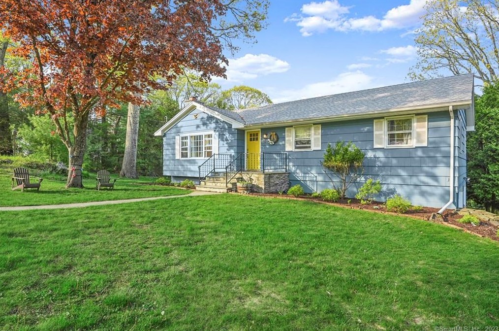 36 Dick Finn Rd, Danbury, CT 06812