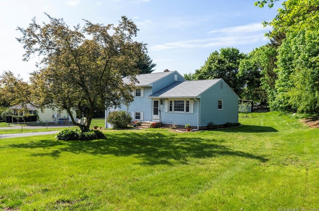 123 Gerald Dr, Vernon, CT 06066