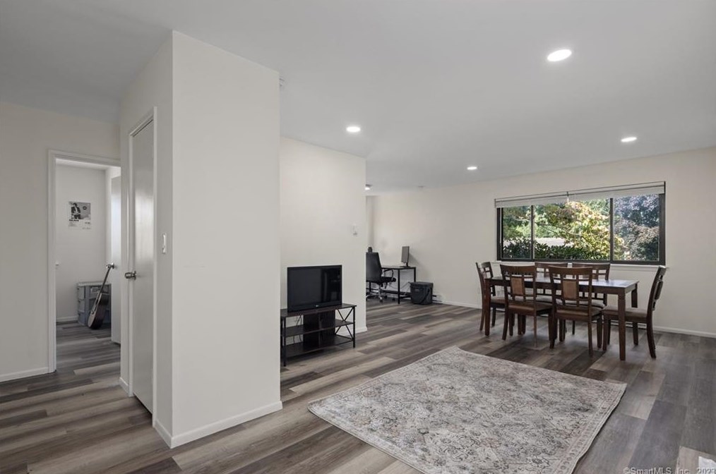 160 Kennedy Dr Unit 160, Bridgeport, CT